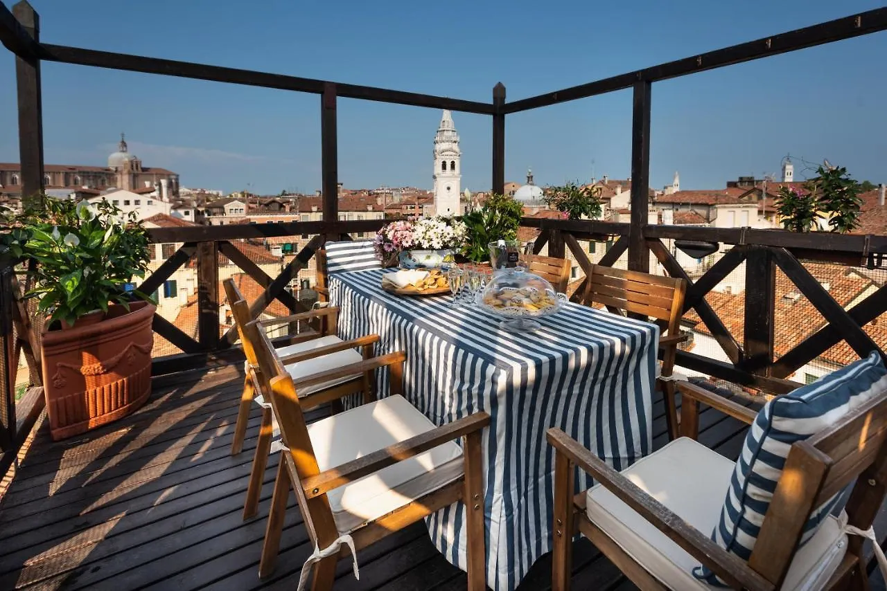 Penthouse With Rooftop Terrace And 360 Views Of Venice - Venice5Th Apartment