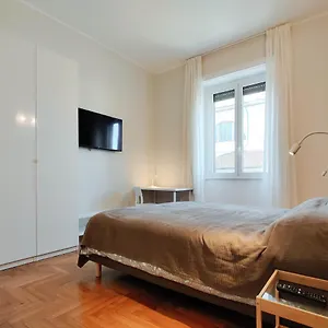 https://downtown-apartment-merlo.italymilanhotels.net