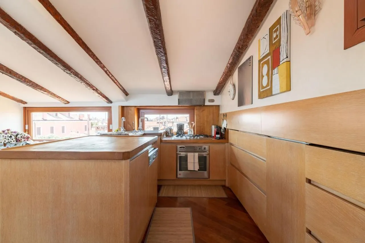 Penthouse With Rooftop Terrace And 360 Views Of Venice - Venice5Th Apartment